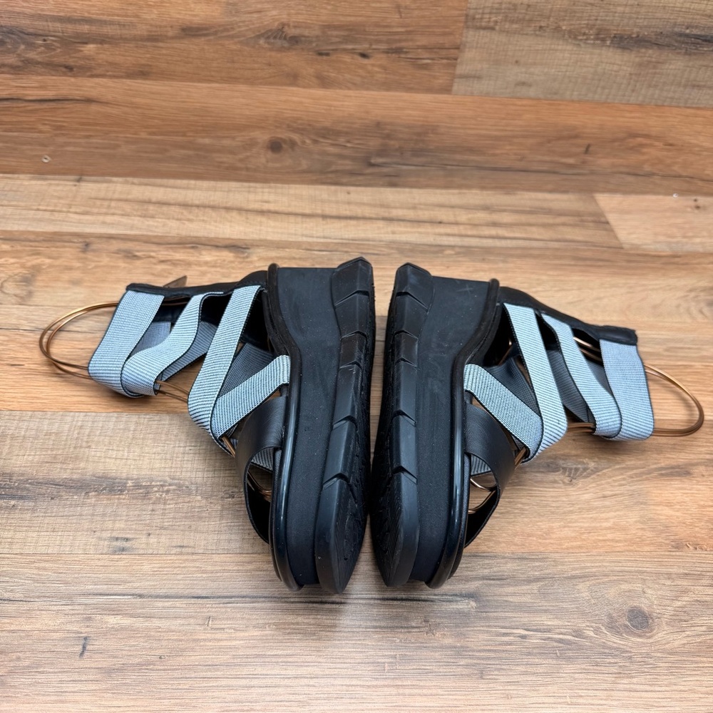 Sorel Stylish Black and Gray Women's size 5 Sandals - Picture 5 of 8